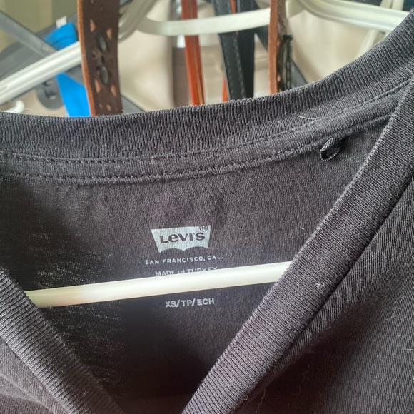 Levi’s tshirt - Picture 2 of 4